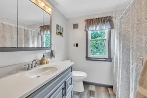 Home in Ludlow, 6 Flags, MGM Casino, Hiking Trails - Image 2