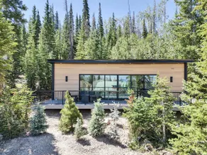 Cozy & Scenic Modern Mountain Cabin - Image 2