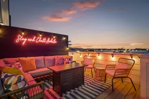 Lookout Getaway: Rooftop, Arcade, Fire pit, 4 Bed - Image 2
