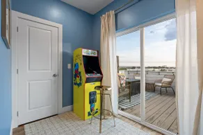 Lookout Getaway: Rooftop, Arcade, Fire pit, 4 Bed - Image 3