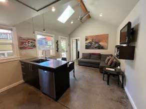 Alberta Guest House - Image 2