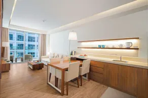 2BR Apt| My Khe Beach, 18th Floor, Double Balcony - Image 3