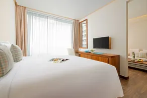 2BR Apt| My Khe Beach, 18th Floor, Double Balcony - Image 2