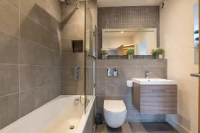 Jester Court - 2 bed apartment in the Centre of Windermere Village - FREE off-site Health Club access with Pool, Sauna, Steam Room & Gym - Image 4