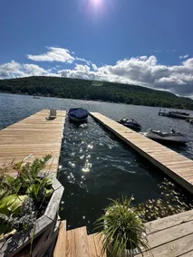 Spacious Lakefront Retreat - Image 3
