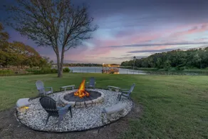 Lakefront Bliss on Tawakoni: Dock Boat Lift Fish - Image 4