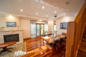 Cozy holiday home 5 mins walk to beach in Glenelg - Image 4