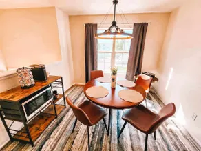 Palmer Lake AF Academy Pet Friendly King Bed 4 TVs - Image 2