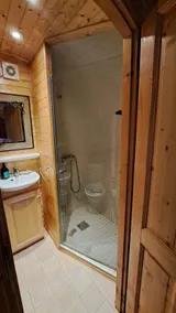 Wine-producing caravans - Image 4