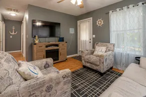Cozy, Pet Friendly Cottage near Lake of Egypt - Image 4