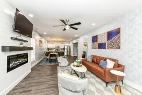 Mins to DT & Lucas Oil! Hot Tub +Arcades/Game Room - Image 2