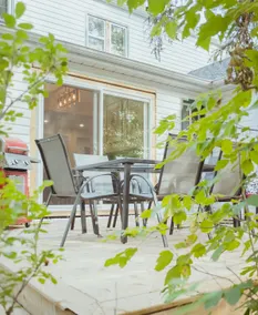 Renovated Historic 8-Bed Retreat - Image 5