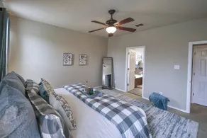 Cozy Home 4 Bedrooms Seaworld Six Flags BMT Cup Lackland Hospital Train Airport San Antonio Texas TX - Image 2