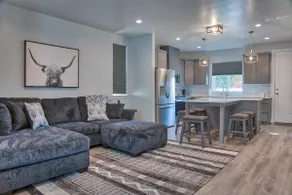 -:- Howdy Hideaway -:- New + Modern 4BR-3BA - Image 2