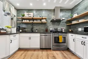 Foxy home, off-street parking, new remodel! - Image 4