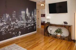Guest-Favorite 2BR Apt, 5-10 Min to Cincy! - Image 5