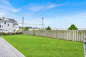 Adorable Beach House on LI Sound - Image 5