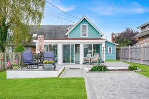 Adorable Beach House on LI Sound - Image 3