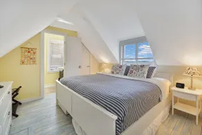 Adorable Beach House on LI Sound - Image 4
