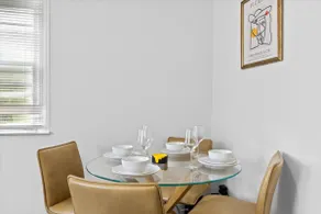 Sunshine Stay: Up to 6 Guests - Image 5