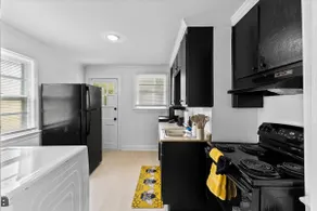 Sunshine Stay: Up to 6 Guests - Image 4