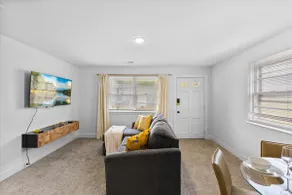 Sunshine Stay: Up to 6 Guests - Image 2