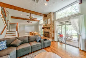 Lake Front Luxury Home w/Hot Tub & Fire Pit - Image 4