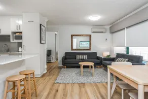 Staywest 18 - Subiaco Village 3 bed 2 bath - Image 2
