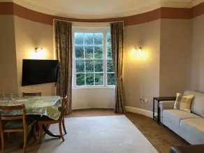 Grand apartment in manor house - Image 4