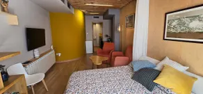 Design studio with parking in city centre - Image 3