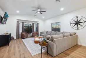5bd | Sleeps 16 | Minutes to Laughlin | Remodeled - Image 2
