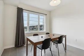 A Brand New 4BR Townhouse in Thorold Retreat - Image 5