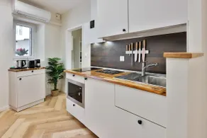 Le Chic & Biscornu | Terrace | Premium | A/C - Image 4