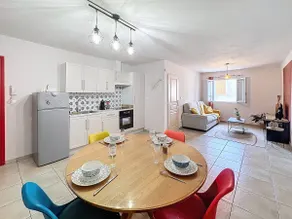 Apartment in Saint-Andiol - Image 2