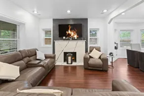 Beverly Hills of Chicago Luxury Guest Favorite - Image 2