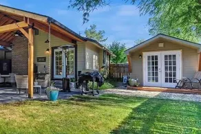 Pond House - Image 3