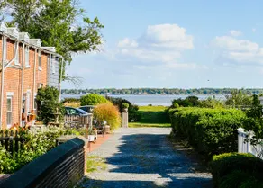 Water View Historic Tennis Club - 3br 2.5bath - Image 4