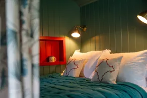 Luxury, off-grid glamping - Image 5