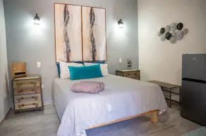 #11 Standard Studio, Ocean Color - Image 4