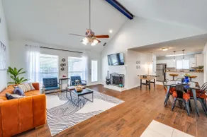 Modern & Spacious|3BD/2BA|Central Frisco Luxury - Image 2