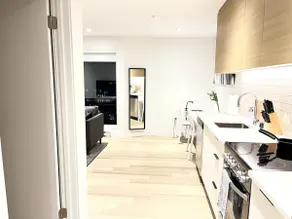 Top Floor Luxurious 1BR Parking | Near Downtown - Image 3
