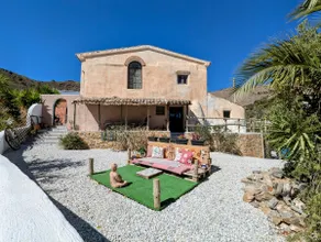 Oria1 Bed Apartment Self Catering Mountain Retreat - Image 3