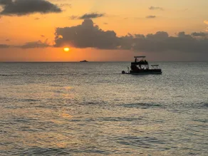 1 min walk to Beaches/Spacious Home/Sleeps 6 - Image 2