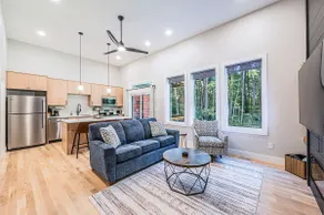 Woodside Retreat - ”B ': Modern Home Near Lake! - Image 2