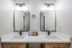 Woodside Retreat - ”B ': Modern Home Near Lake! - Image 4