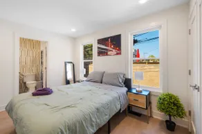 1 BR w/ Rooftop & Wrigley Views! - Image 4