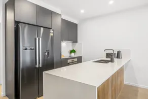Family Retreat, Free Car Park/EV - Near Westfield - Image 5