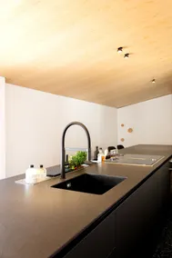 Designer penthouse with views - Image 3