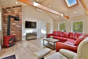 Peak Hill – 3 Bedroom, Hot Tub. Car Charger! - Image 4