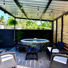 Cozy oasis and ideal location - Image 4
